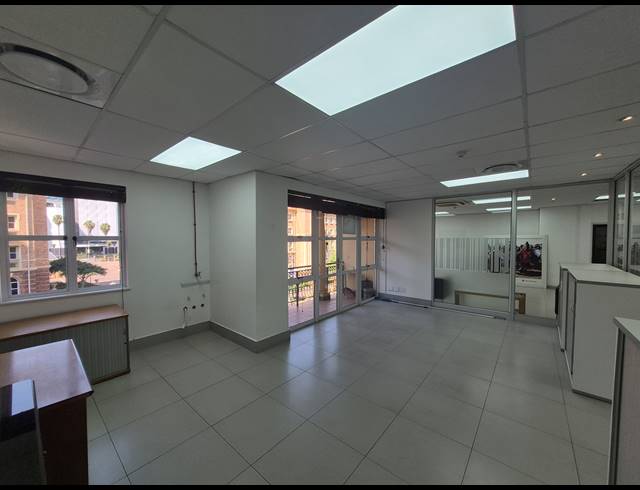 911M² OFFICE TO LET IN SANDTON CENTRAL